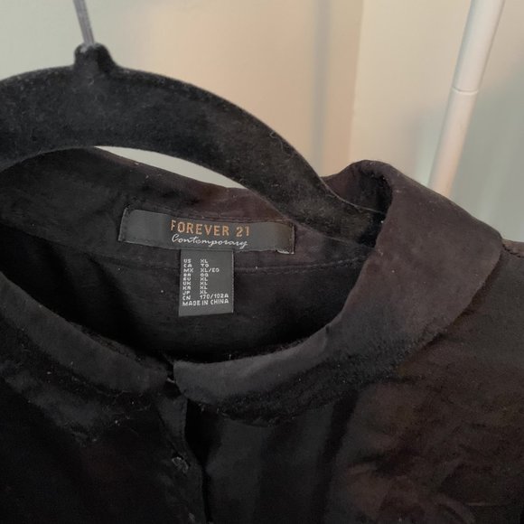 Satin finish shirt tunic with flower design - Picture 2 of 3